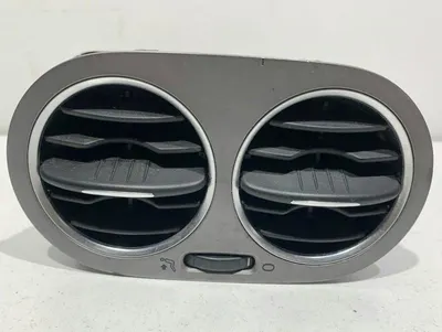 Grila ventilatie dreapta fata 5M0819704A Volkswagen Tiguan (2007-2011)