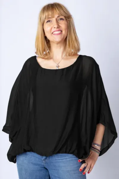 Bluza neagra din matase si vascoza cu maneca fluture