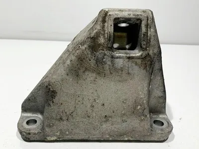 Suport motor dreapta 6795958 BMW Seria 5 (2010-2017) [F11] 2.0d n47 184 cp