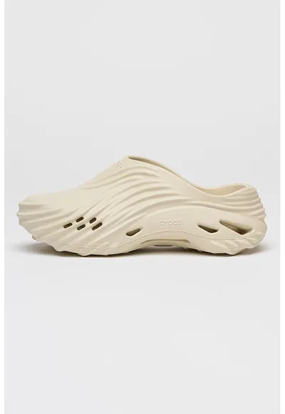 Saboti unisex cu perforatii si model texturat Echo Wave - Bej deschis