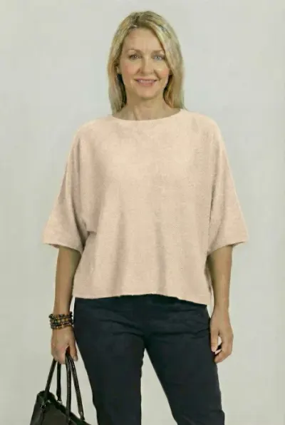 Pulover versatil cu maneca fluture din vascoza, bej