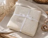 Paturica tricotata din bambus si bumbac BabyLy Silky Soft Cream Shell, termoreglatoare 80 x 100 cm