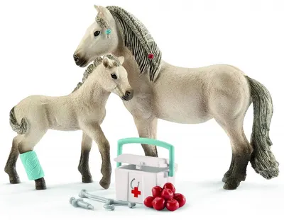 Set figurine Schleich Horse Club - Primul ajutor pentru Hannah
