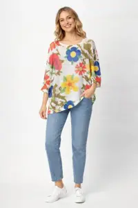 Bluza cu maneca fluture trei sferturi si imprimeu flori stilizate multicolore pe fond alb