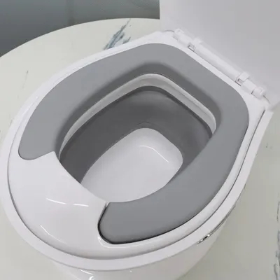 Olita muzicala pentru copii Little Mom White model educativ cu design realist tip minitoaleta, cu adaptor moale din spuma PU, vas colector pliabil si detasabil, suport pentru hartie igienica