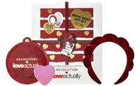 Set cadou Makeup Revolution x Love Actually Movie Night, 3 piese