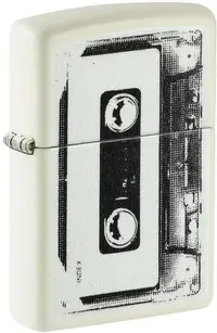 Brichetă Zippo Glow in the Dark - Cassette Tape Design