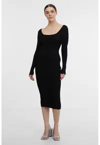 Rochie tricotata cu decupaje pe partea din spate - Negru