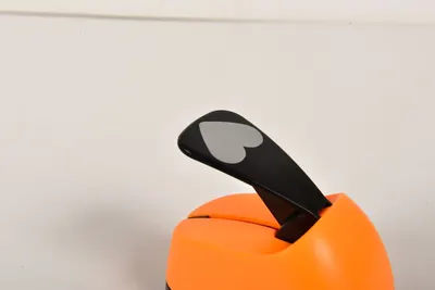 Perforator de hârtie