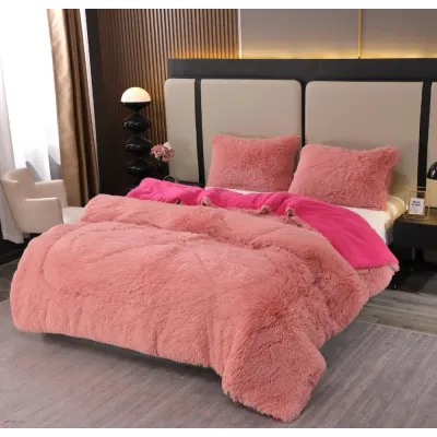 Pilota Super Pufoasa CoCoLiNo Fluffy cu Blanita Sherpa ALBA, 200x230 cm, 4 kg, 2 Fete de Perna Asortate, 50x70cm – Caldura Instanta si Confort de Lux pentru Nopti Reci, Pudra