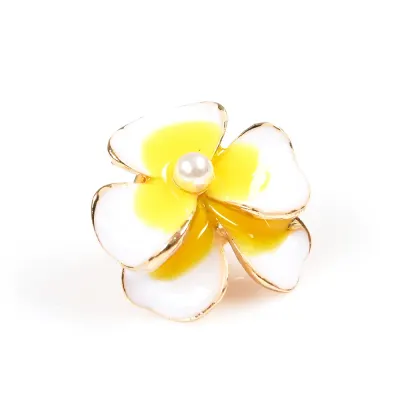 Brosa martisor floare galbena cu perla