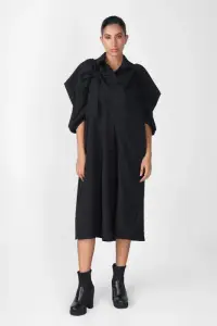 Rochie neagra oversize cu maneci bufante si ample
