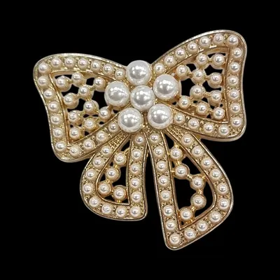 Brosa eleganta din metal cu starasuri 5 x 5.5 cm