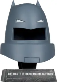 Replică McFarlane: DC Comics: Batman - Batman (The Dark Knight Returns), 17 cm