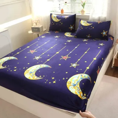 Cearsaf cu Elastic Cocolino 180x200cm si 2 fete de perna 50x70cm, Albastru, stelute si luna