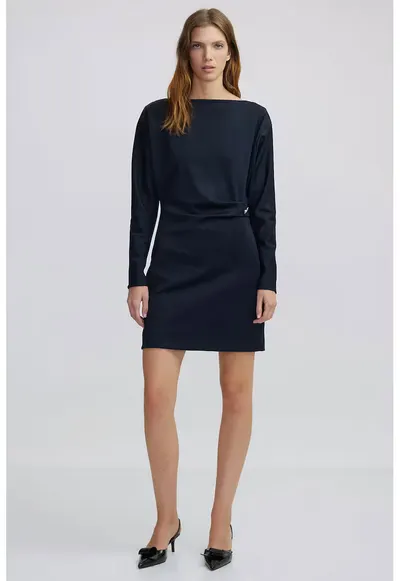 Rochie scurta cu nasture decorativ tip bijuterie - Albastru ultramarin