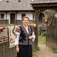 Vesta din stofa traditionala Dafina 2