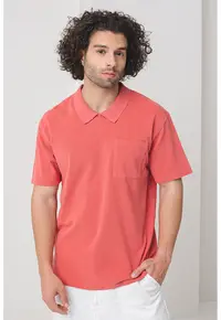 Tricou de bumbac cu aplicatie pe piept - Rosu stins