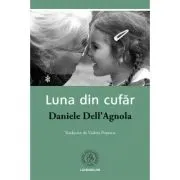 Luna din cufar