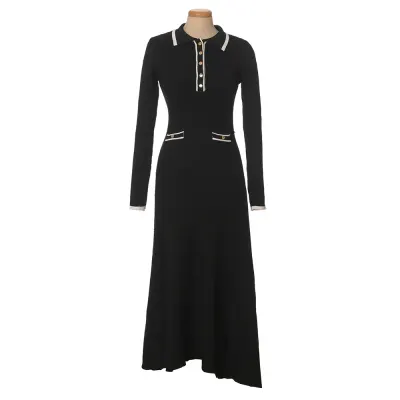 Rochie lunga neagra cu guler tip polo si nasturi decorativi