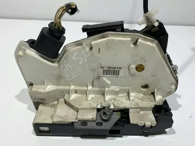 Broasca usa dreapta spate 5N0839016A Volkswagen Passat CC (2008-2012)