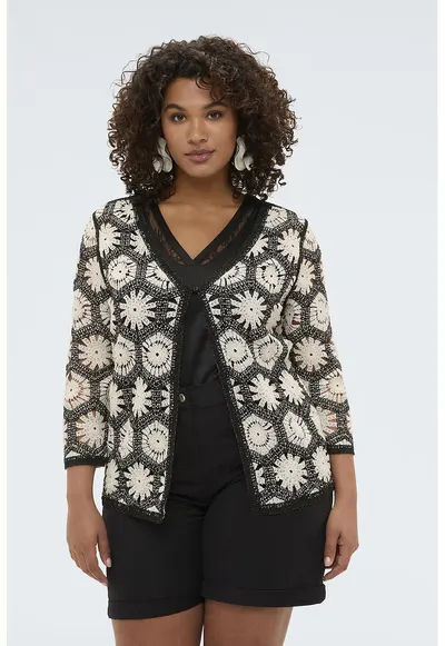 Cardigan cu maneci trei sferturi si broderie - Alb fildes/Negru