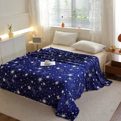 Patura Super Soft Cocolino, 200x230 cm – Rasfat absolut in zilele reci, Albastru inchis, ploaie de stele