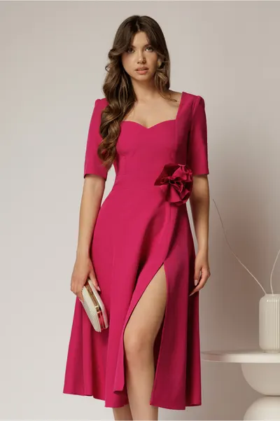 Rochie DY Fashion magenta cu decolteu inima si detaliu floral in talie
