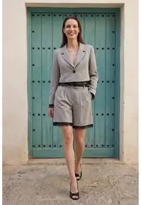 Compleu Femei - sacou si pantaloni scurti cu croiala ampla - gri -