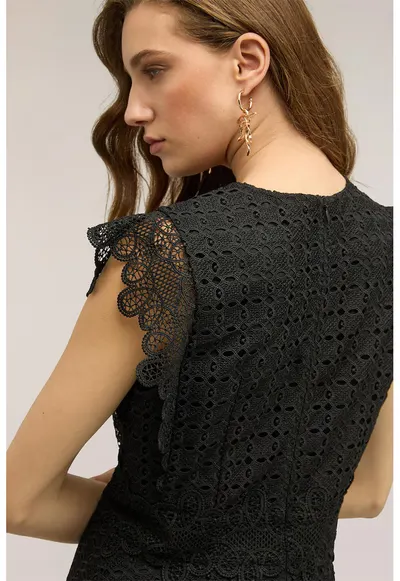 Rochie mini cu perforatii discrete si garnituri de dantela - Gri antracit
