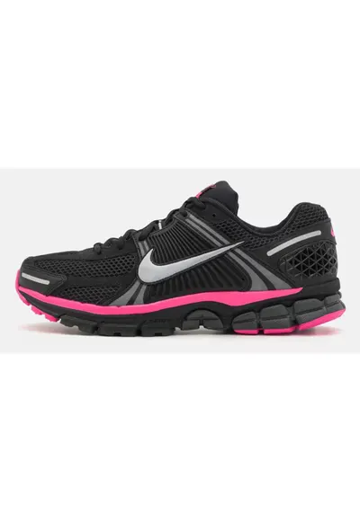 Pantofi sport barbati Vomero 5 ""Black/MetalicPlatinum/Anthracite/Pink Blast"" - 42EU - FB9149-004