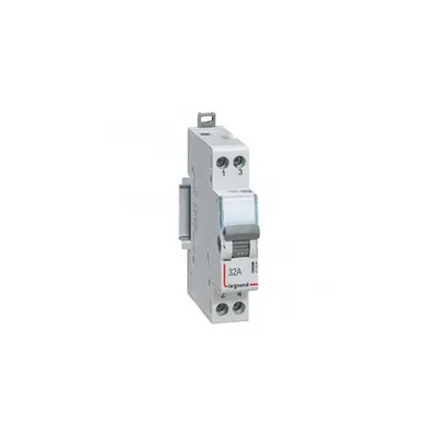 Changeover switch NO + NC 250 V~ - 32 A - 1 module