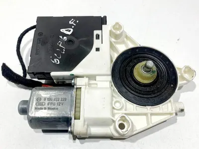 Motoras macara geam dreapta fata 1K5837402AN Volkswagen Golf 6 (2008-2013)