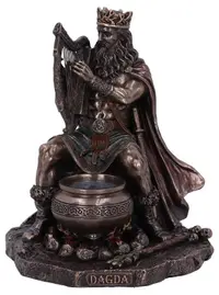 Statuetă Nemesis Now Mythology: Irish Mythology - Dagda Regele Tuatha De Danann, 18.5 cm