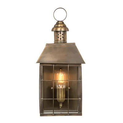 Aplica Hyde Park 1 Light Wall Lantern – Brass