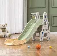 Tobogan Nichiduta Garden Astronaut Green interiorexterior cu margini rotunjite, trepte largi, protectii laterale inalte si Cos de baschet cu minge inclusa