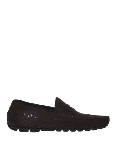 Pantofi loafer din piele intoarsa cu aspect perforat - Maro