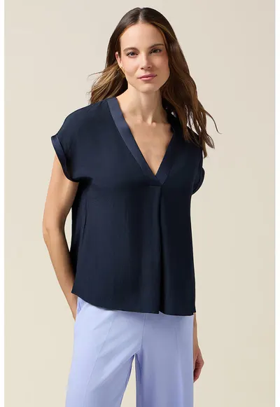 Bluza cu decolteu in V si model uni - Albastru ultramarin