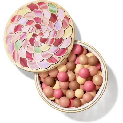 GUERLAIN Météorites Light Revealing Pearls of Powder perle tonifiante pentru față culoare 04 Amber / Ambre 20 g