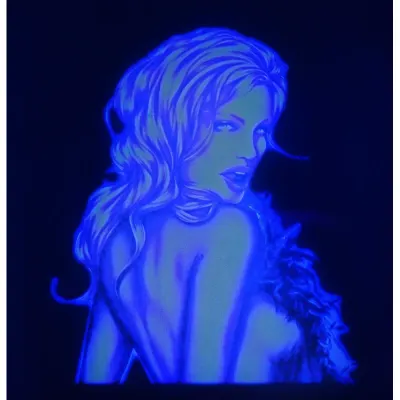 Sticker transparent cu imagine uv invizibila fluorescenta