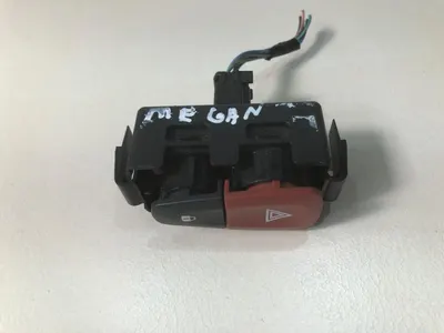 Buton avarie 8200214898 Renault Megane 3 (2008-2012)
