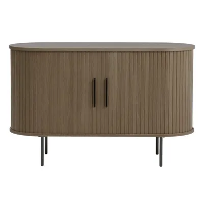 Comodă maro cu aspect de lemn de stejar cu ușă glisantă 120x76x45 cm Nola – Unique Furniture