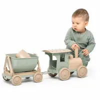 Trenulet pentru joaca in nisip cu 1 vagon Doloni Eco greenbeige, include stropitoare, lopatica si grebla, 67.5 x 19 x 25 cm