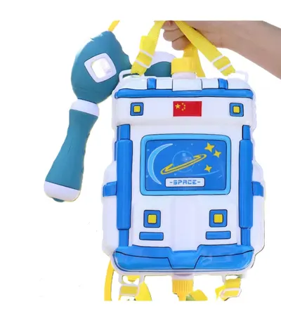 Jucarie pompa de apa cu rucsac rezervor model spatial