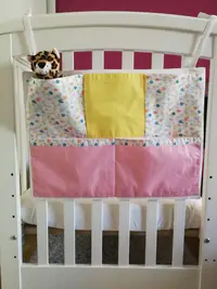 Organizator patut Inimioare roz KidsDecor din bumbac 35x50 cm