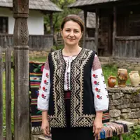 Vesta traditionala Otilia 2