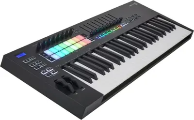 Sintetizator MIDI Novation Launchkey 49 MK3, negru