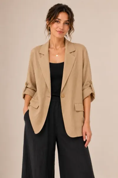 Sacou lejer din in camel, stil minimalist elegant