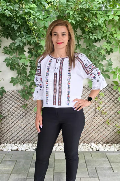 Ie Traditionala Nadia 5