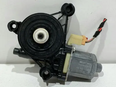 Motoras macara geam dreapta spate 5Q0959802A Volkswagen Golf 7 (2012-2017)